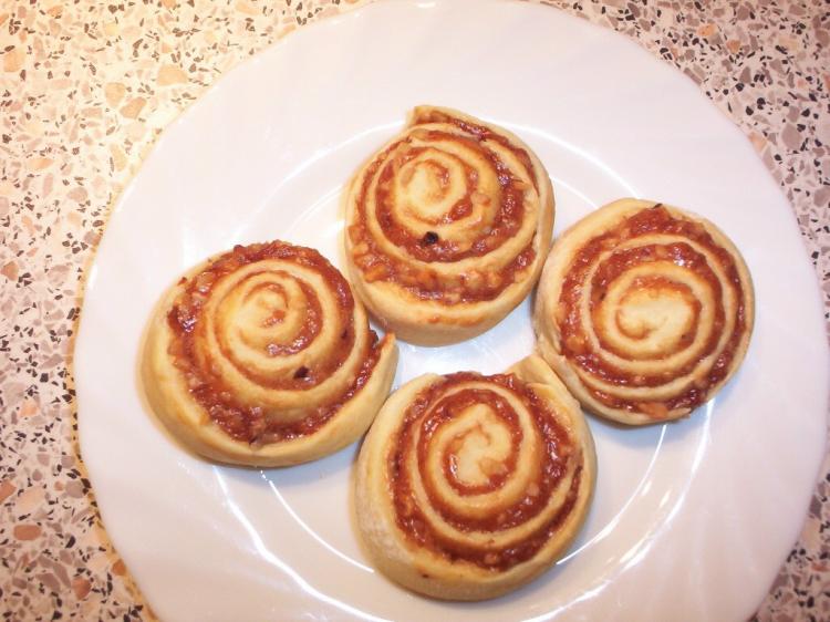 Foto Hefeteigschnecken mit Vanille Pudding