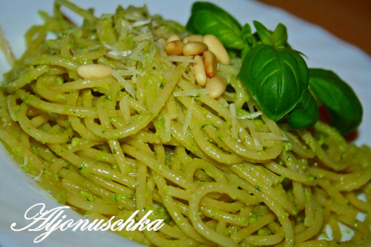 Spaghetti mit Basilikum-Pesto | Ein Kochmeister Rezept