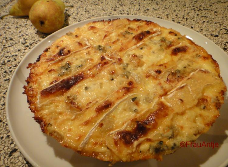 Foto Birnen-Quiche mit Camembert und Gorgonzola