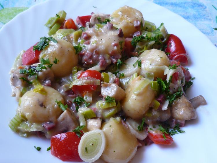Foto Knödel-Gemüse-Pfanne mit Speck