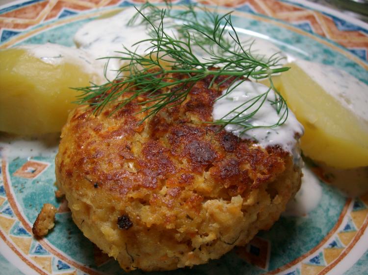 Foto Fischfrikadellen mit Schnittlauch-Dill-Soße