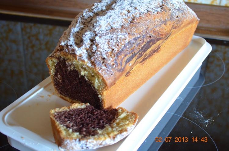 Foto Marmorkuchen mit Eierlikör