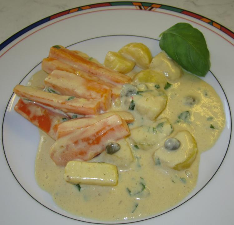 Foto Kartoffeln und Mohrrüben in Senfsahne