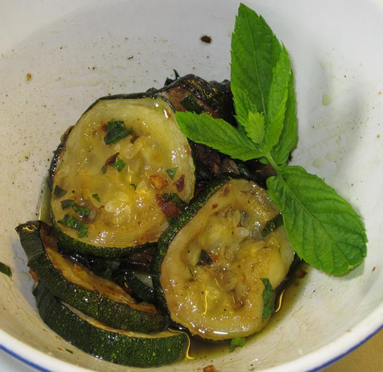Foto Zucchini mit Minze