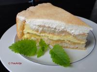 Foto für Rhabarber-Löffelbiskuittorte